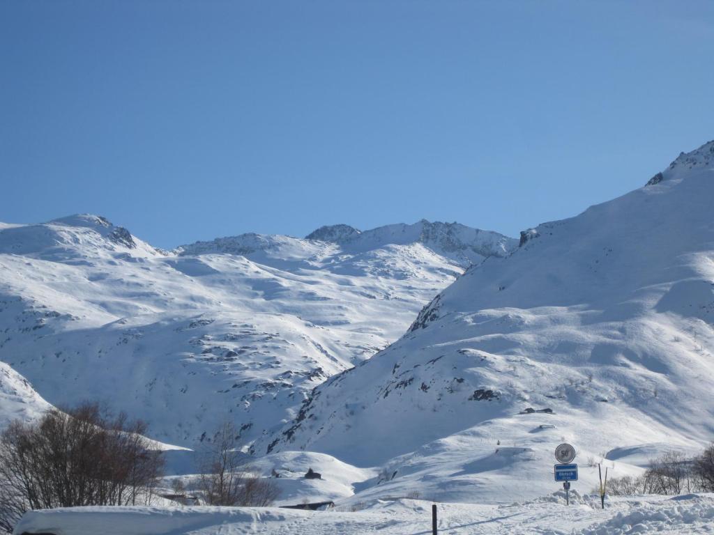 Hotel des Alpes Realp Buitenkant foto