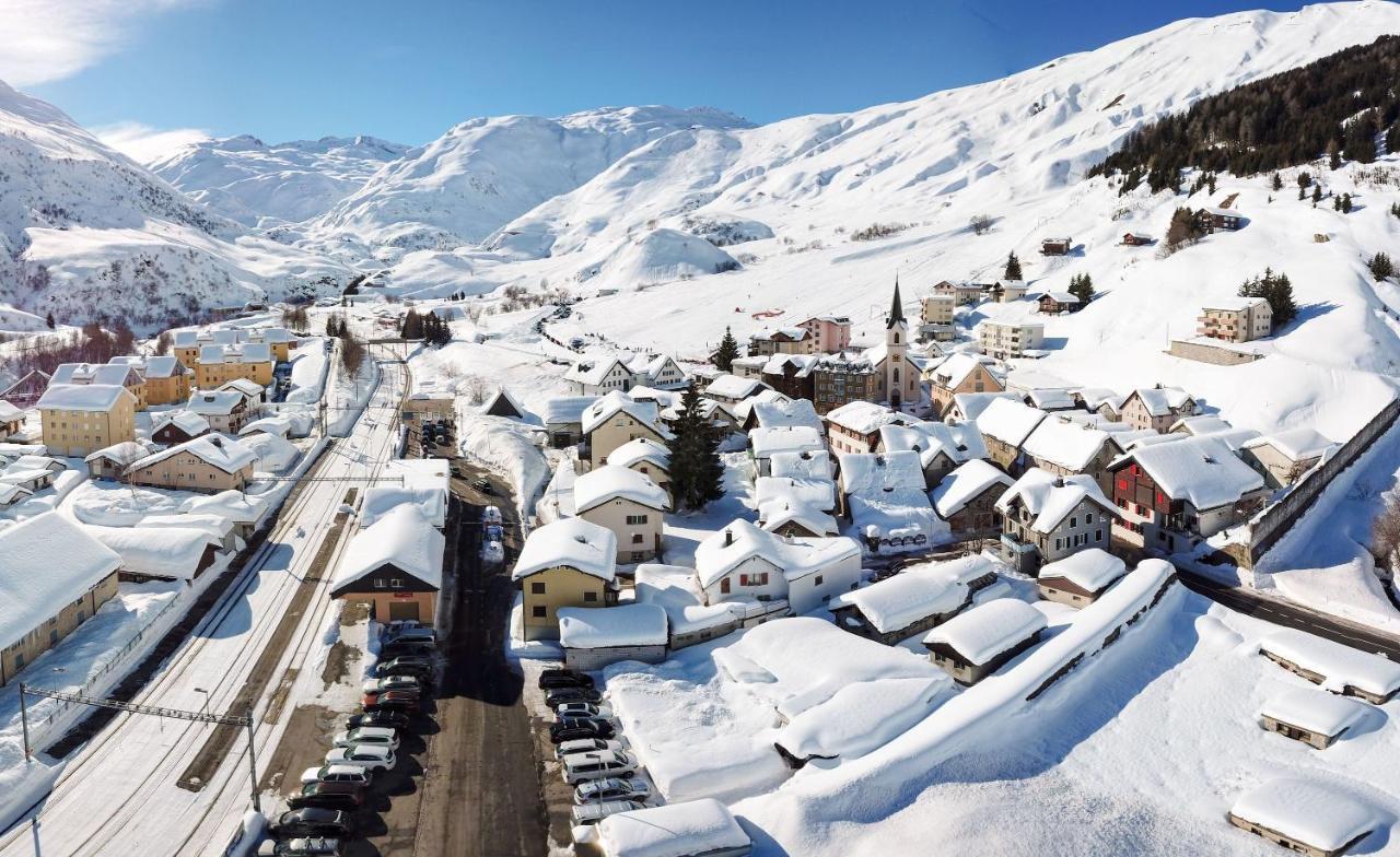 Hotel des Alpes Realp Buitenkant foto